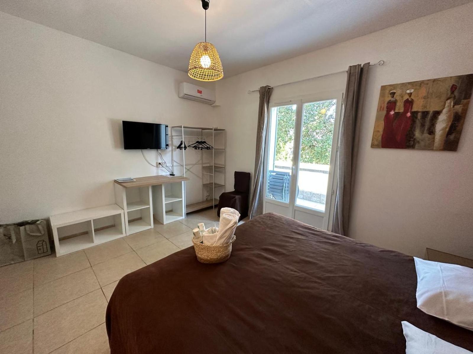 L'Hotel Du Bastier Ginasservis Экстерьер фото
