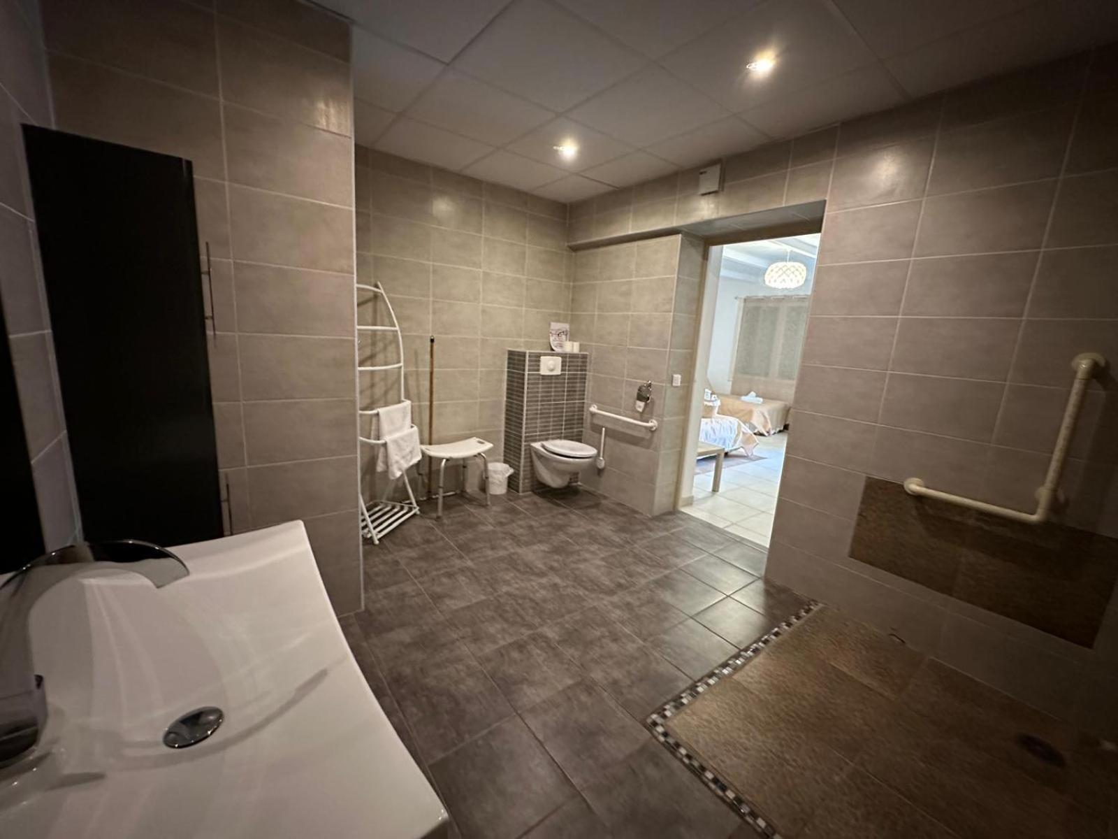 L'Hotel Du Bastier Ginasservis Экстерьер фото